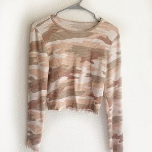 American Eagle Camo Soft Thermal Cropped Top L